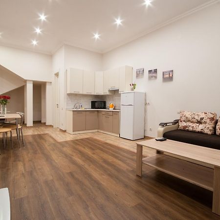 Wonderful Flat On City Center Ужгород Екстериор снимка