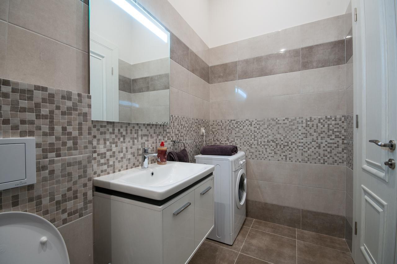 Wonderful Flat On City Center Ужгород Екстериор снимка